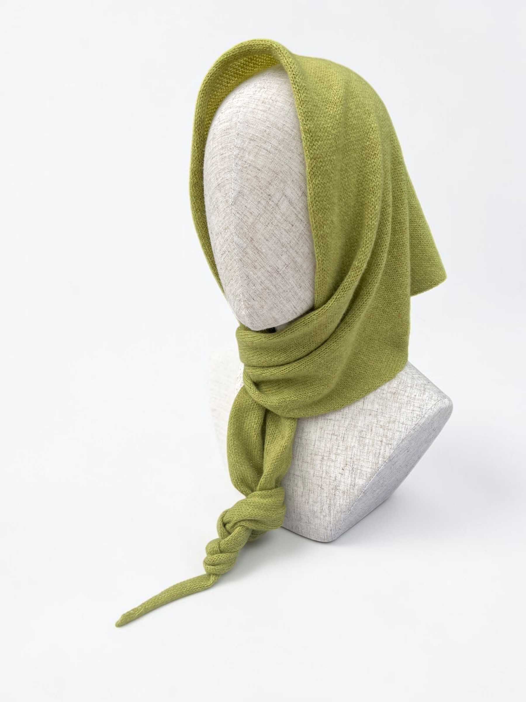 Baktus Merino Lambswool Triangular Scarf - Image 10